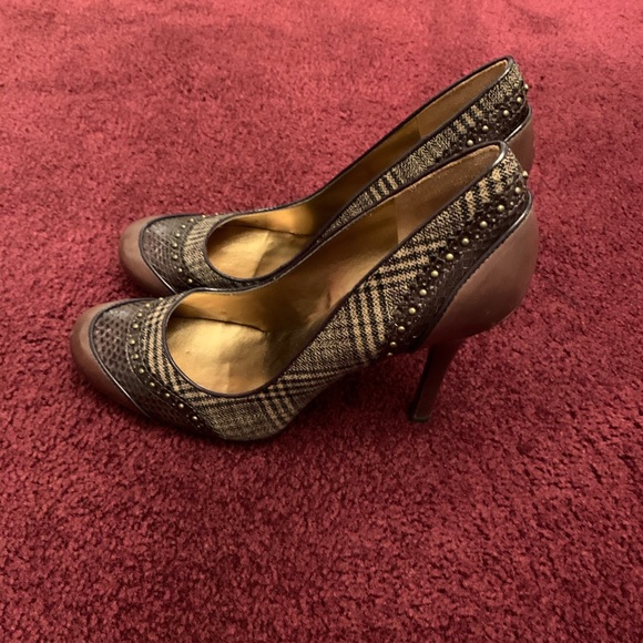 Guess Heels - Picture 2 of 5